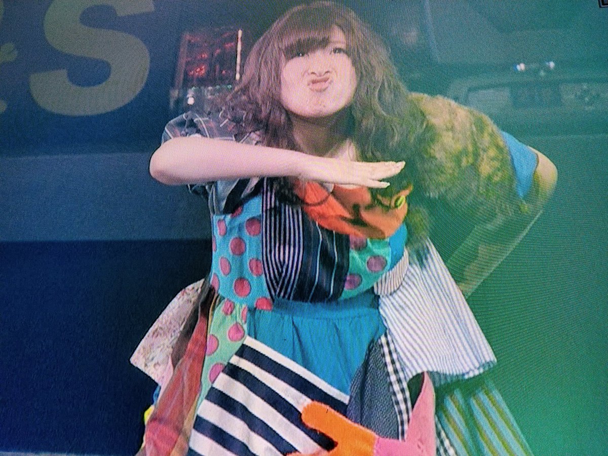 MAC_21_JAPAN's tweet photo. 実は、#BiSなりの武道館 は、
既に観終えていまして、
今夜観るのは、同じく
#横浜アリーナ で開催された
#BiSH の #TO_THE_END。
そんなワケで、感想を忘れそうですので、
BiSさんの横浜アリーナを観た
証拠として、4枚目。
ちな3枚目、大阪城ホールの
Andyet公演より。
変顔は伝統なんですね。笑 https://t.co/dy8D0qV7EM