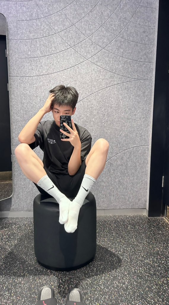 lou1s tweet media