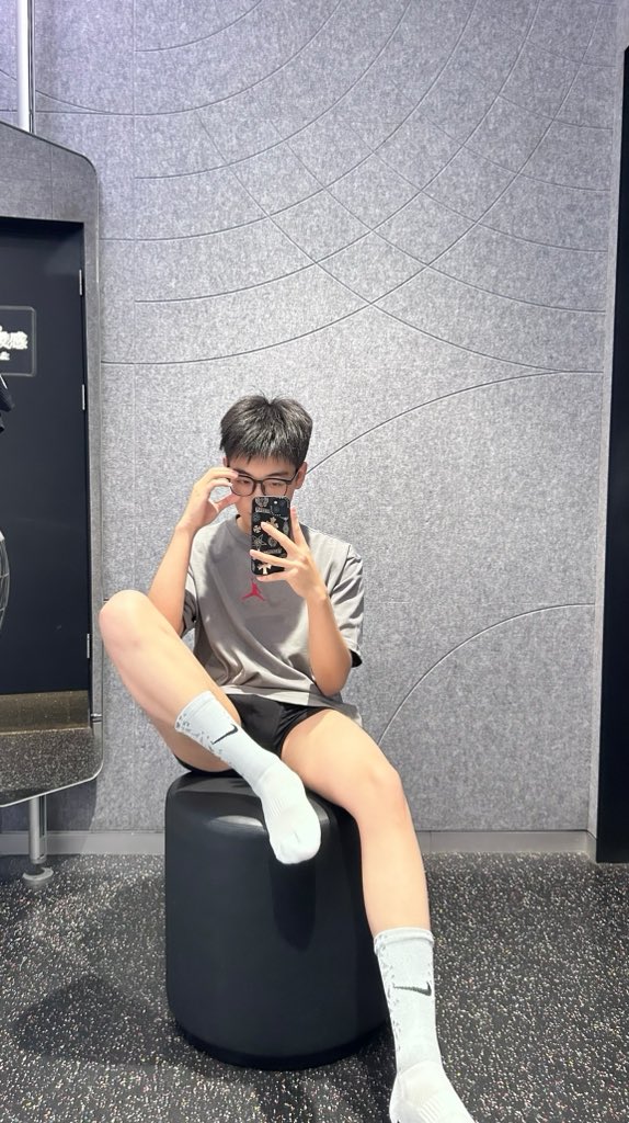 lou1s tweet media