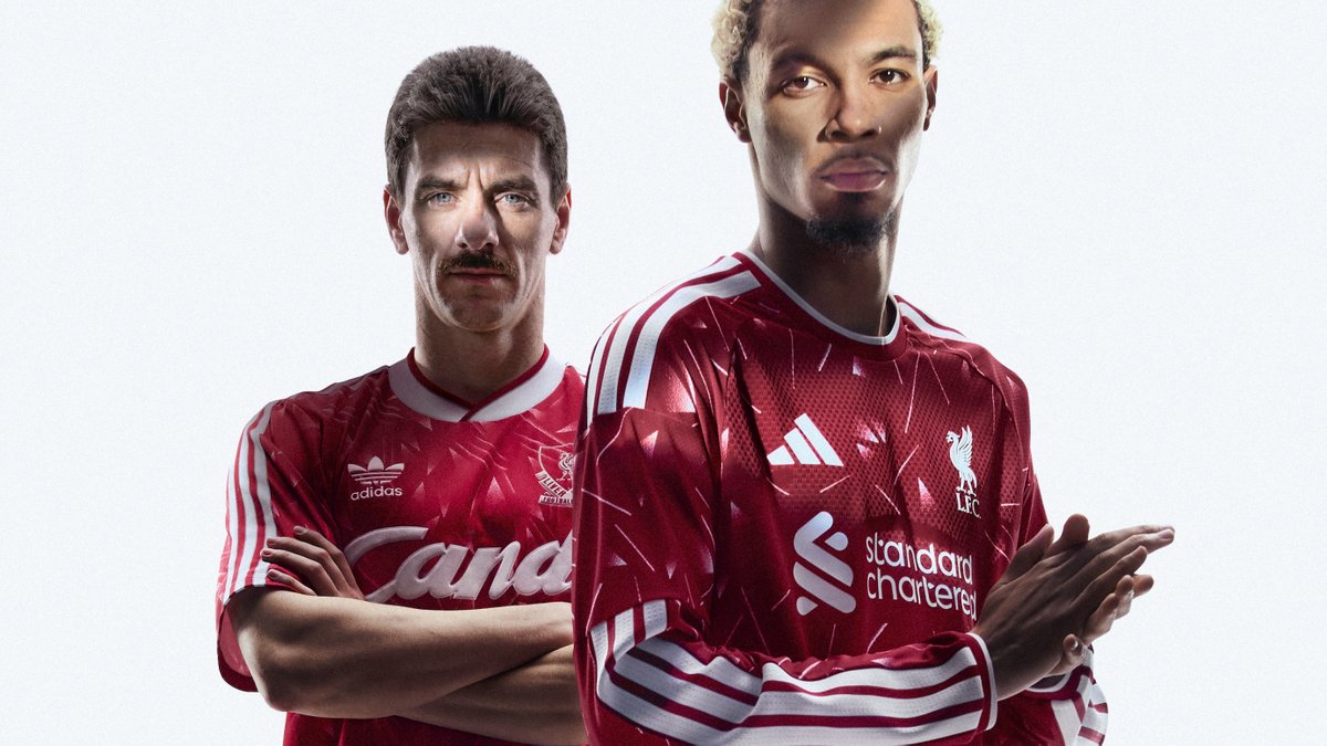 lnstantFoot's tweet photo. 🚨 OFFICIEL ! LIVERPOOL DÉVOILE SON NOUVEAU MAILLOT DOMICILE POUR LA SAISON PROCHAINE ! ❤️👕🆕

Un maillot inspiré de la saison 1989-1991 ! 🤩✨

Une note sur 10 ? 🤔 https://t.co/xHljzDW7io