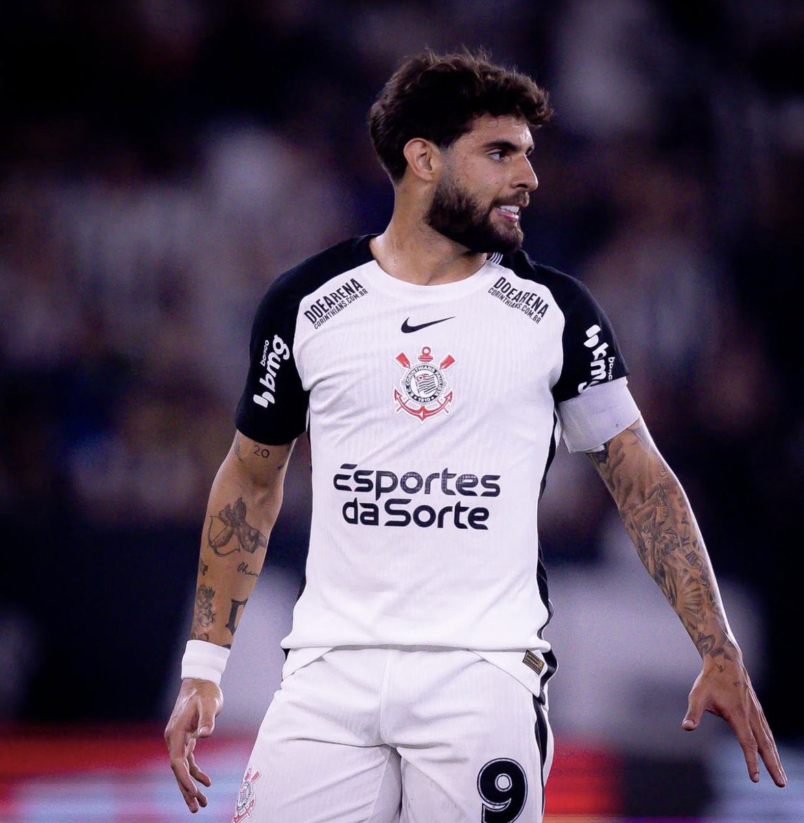 lftips_'s tweet photo. Yuri Alberto saindo do Corinthians, quem o clube poderia contratar? Richarlison? Roger Guedes? 

Tenho sugestão de cinco atacantes para o clube, tentando ser um pouco mais realista, talvez nem tanto, já que o time paulista não tem muito dinheiro para contratar jogadores. Mas pensando em duas possíveis vendas na janela do meio de ano, como por exemplo André e o próprio Yuri Alberto, o clube pode ter um caixa maior. 

Segue abaixo👇