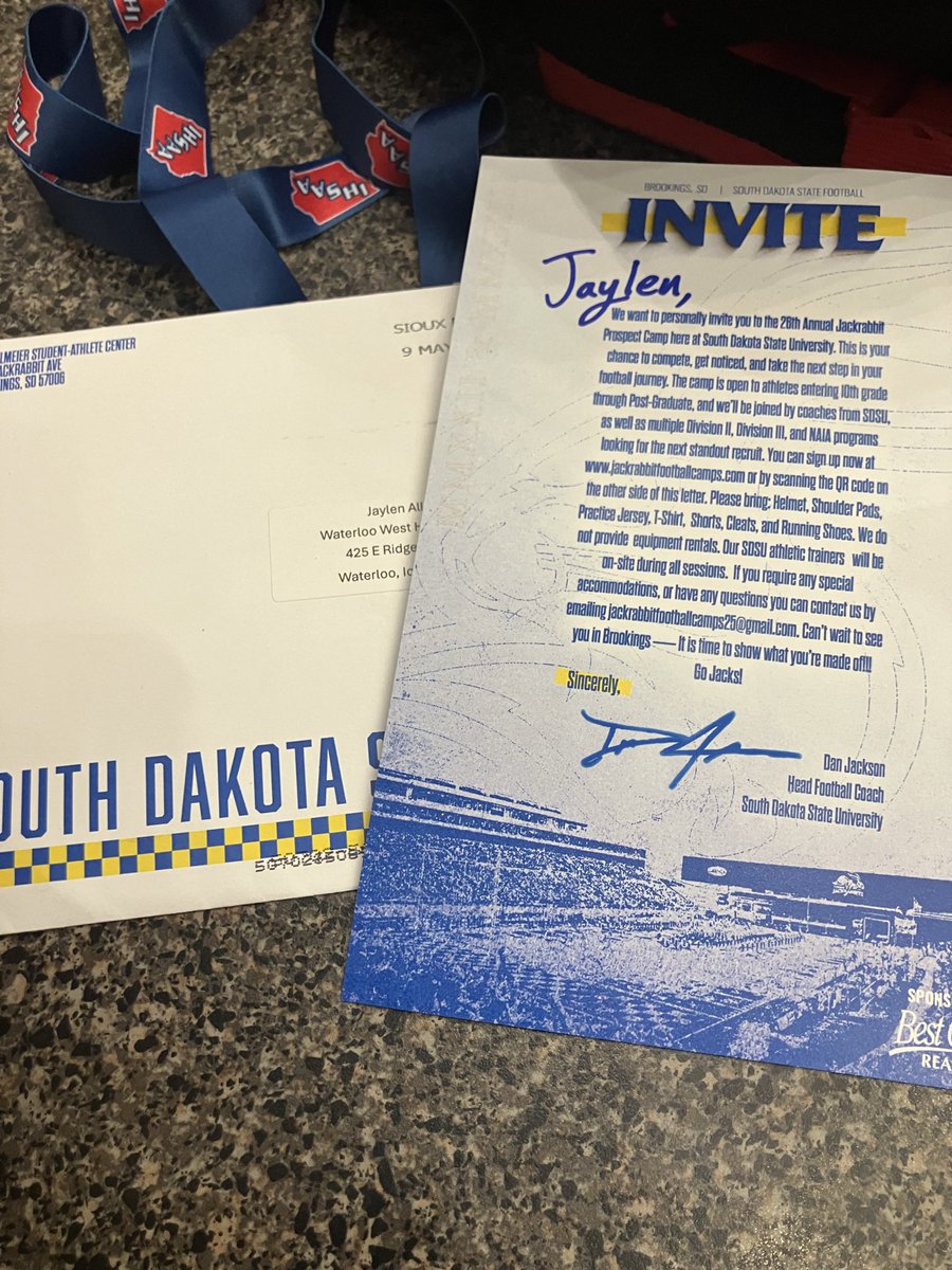 Jaylen_Allen4's tweet photo. Blessed and thankful to receive a camp invite from South Dakota State University! Appreciate the opportunity can’t wait to compete. @GoJacksFB https://t.co/TwICM8o009
