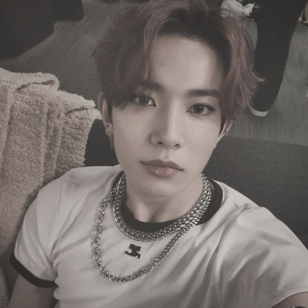 Yabloki7's tweet photo. @HeeHypen7 #GREY_IS_NOT_THE_END
#STILL_HERE_STILL_SEVEN https://t.co/LFiun53Qi3