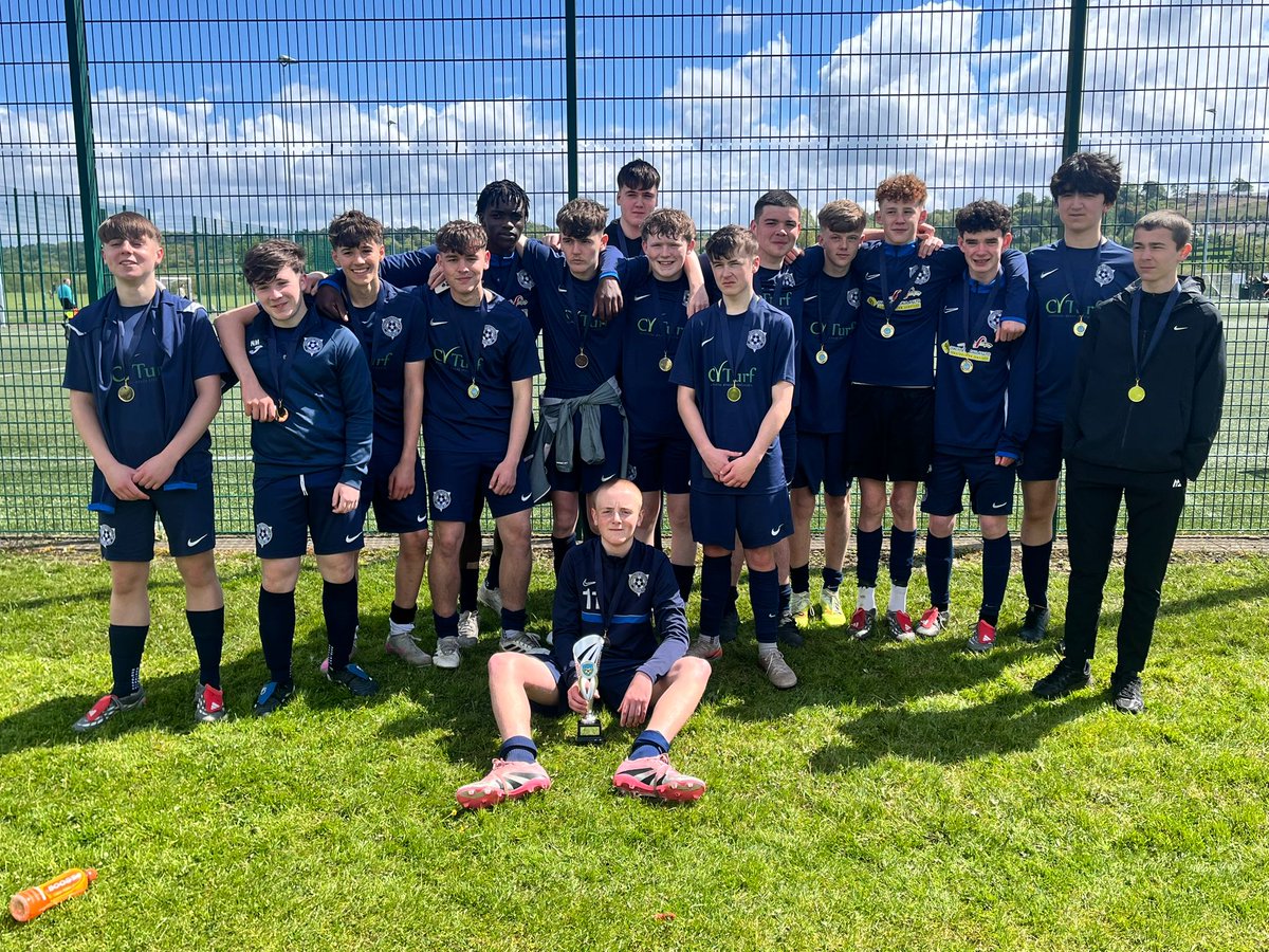 ThornAthleticFC's tweet photo. 𝘿𝙄𝙑𝙄𝙎𝙄𝙊𝙉𝘼𝙇 𝘾𝙐𝙋 𝙒𝙄𝙉𝙉𝙀𝙍𝙎 ||

Congratulations to our 2010 team who won silverware yesterday after a 3-1 victory over St Cadocs at Cowan Park in Barrhead.

Goals from Lee, Ronan and Emmanual secured the victory for the lads.

Congratulations to Jonny and his team on the success. Well done to everyone involved 🏆