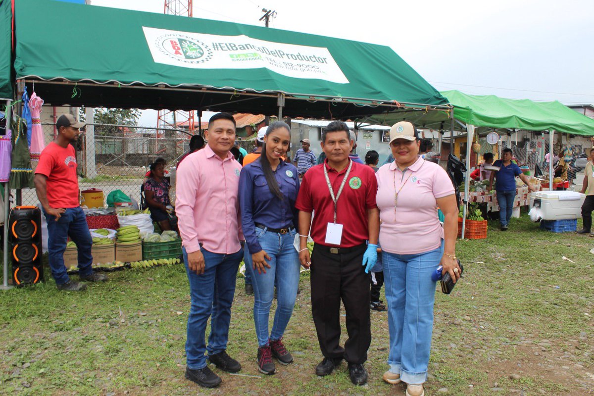 BDAPANAMA's tweet photo. 🌾🤝 El BaDa XXV participó en la Feria de Agricultura Familiar – Del Campo a la Mesa, realizada en el distrito de Changuinola, provincia de Bocas del Toro, reafirmando su compromiso con el fortalecimiento del sector agropecuario.
#BDAgroInfo #ConPasoFirme https://t.co/yffHpuAlSP