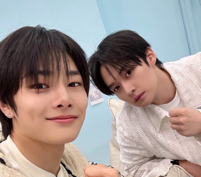 things that could be arirang tweet media