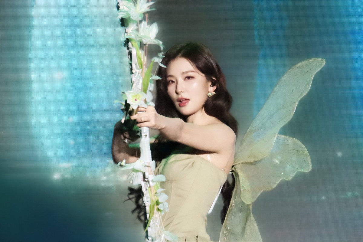 Seulgi. tweet media