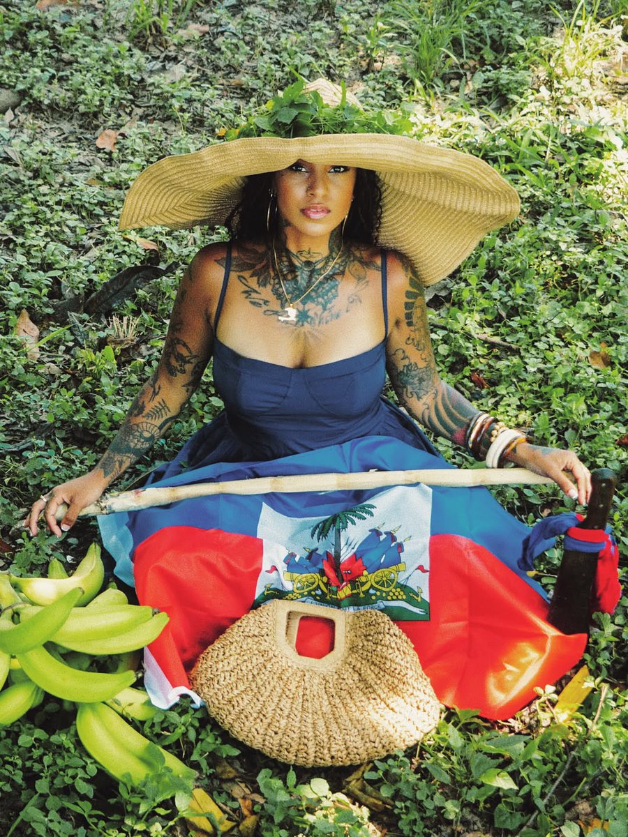 Photo_509's tweet photo. Bonne fête du drapeau !🇭🇹❤️hq https://t.co/QKzoPZFfZ8
