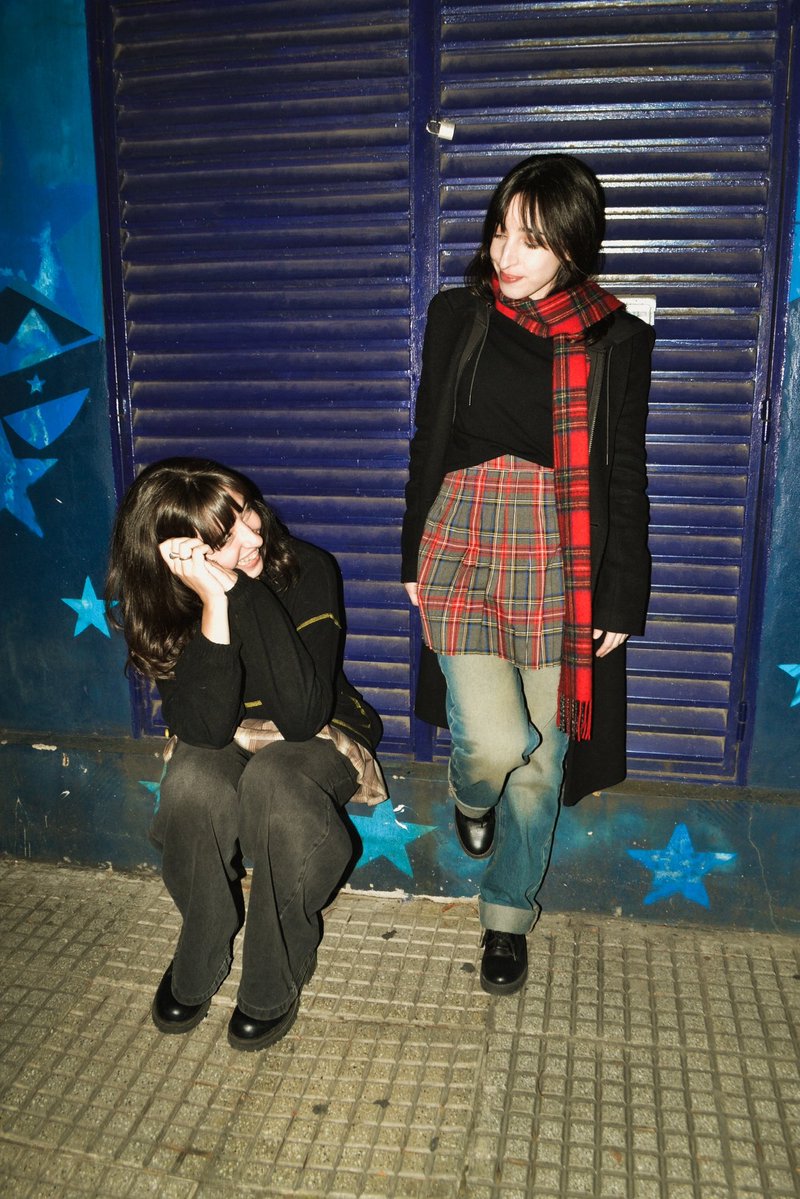 fdtemporada's tweet photo. El 31 tocamos en Strummer gratis con estos tipazos y tipazos y más, nos vemos ahí junto a @LosRiel y @mpebot GRATIS🩷 fotos por Cyn alemis https://t.co/IonvsCBxjw