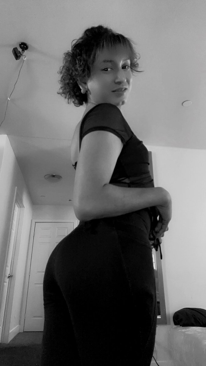 GinaRodrig9's tweet photo. Feliz lunes 🫶🏻🇭🇳🏳️‍⚧️🇺🇸#California #losangelesca #transgirl https://t.co/hReSQt3tvK