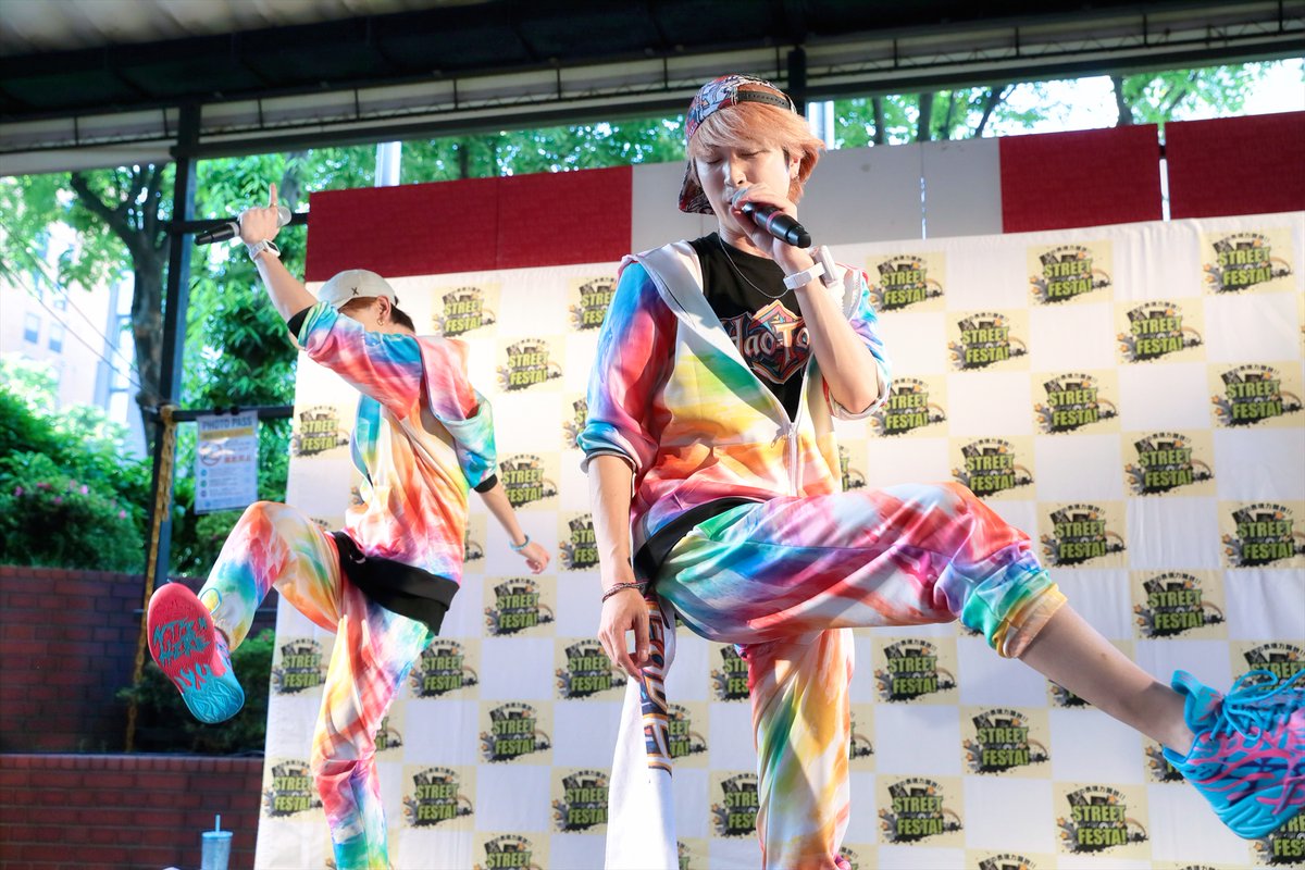 burnlesque's tweet photo. UEHONMACHI STREET FESTA!! 
2026.5.17@上本町ハイハイタウン
#波鳳(はおーとり)
#HAOTORI #BLUEandRED https://t.co/eGtyAO1LUa
