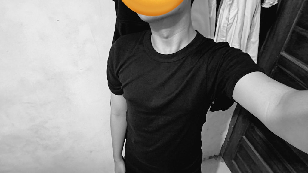 ardyyy09's tweet photo. cobain kaos baru wkwkwk pas banget ukurannya https://t.co/n0yBxrKUO5