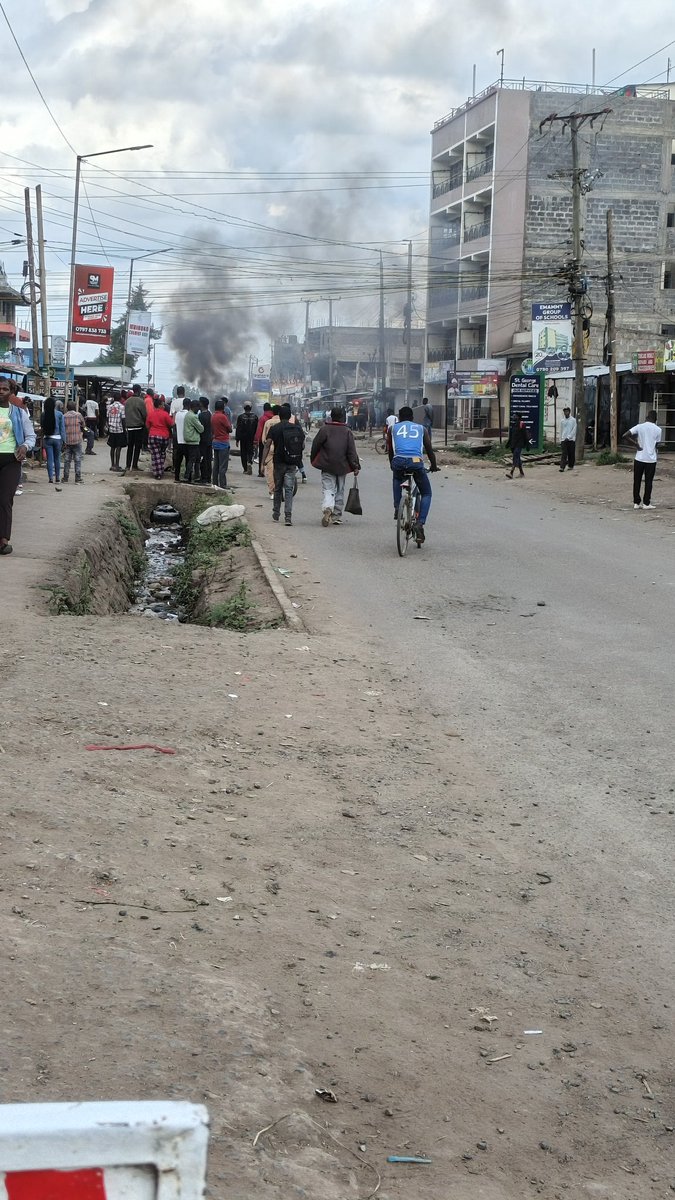 Miss__Aidah's tweet photo. Kwa ground ,,, happening now near kiriri women's university

#justnow #fuelprice #kenya  #maandamano #trending #brøndby #EleccionesAndalucía https://t.co/LzVhozs21e