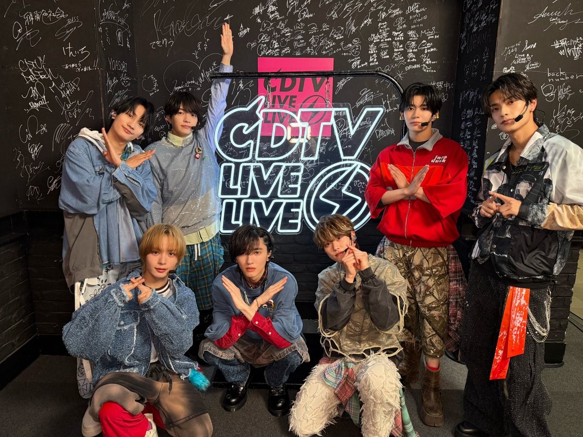 NaniwaFC_info's tweet photo. #CDTVライブライブ
ありがとうございました⚡️

「ビーマイベイベー」
フルサイズ初披露ありがとうございました💖

パフォーマンスの余韻そのままに、
このあと21:30〜
Dance Practice公開📹✨

ぜひお楽しみに👀

#なにわ男子
#ビーマイベイベー https://t.co/aDa0DvOOqu