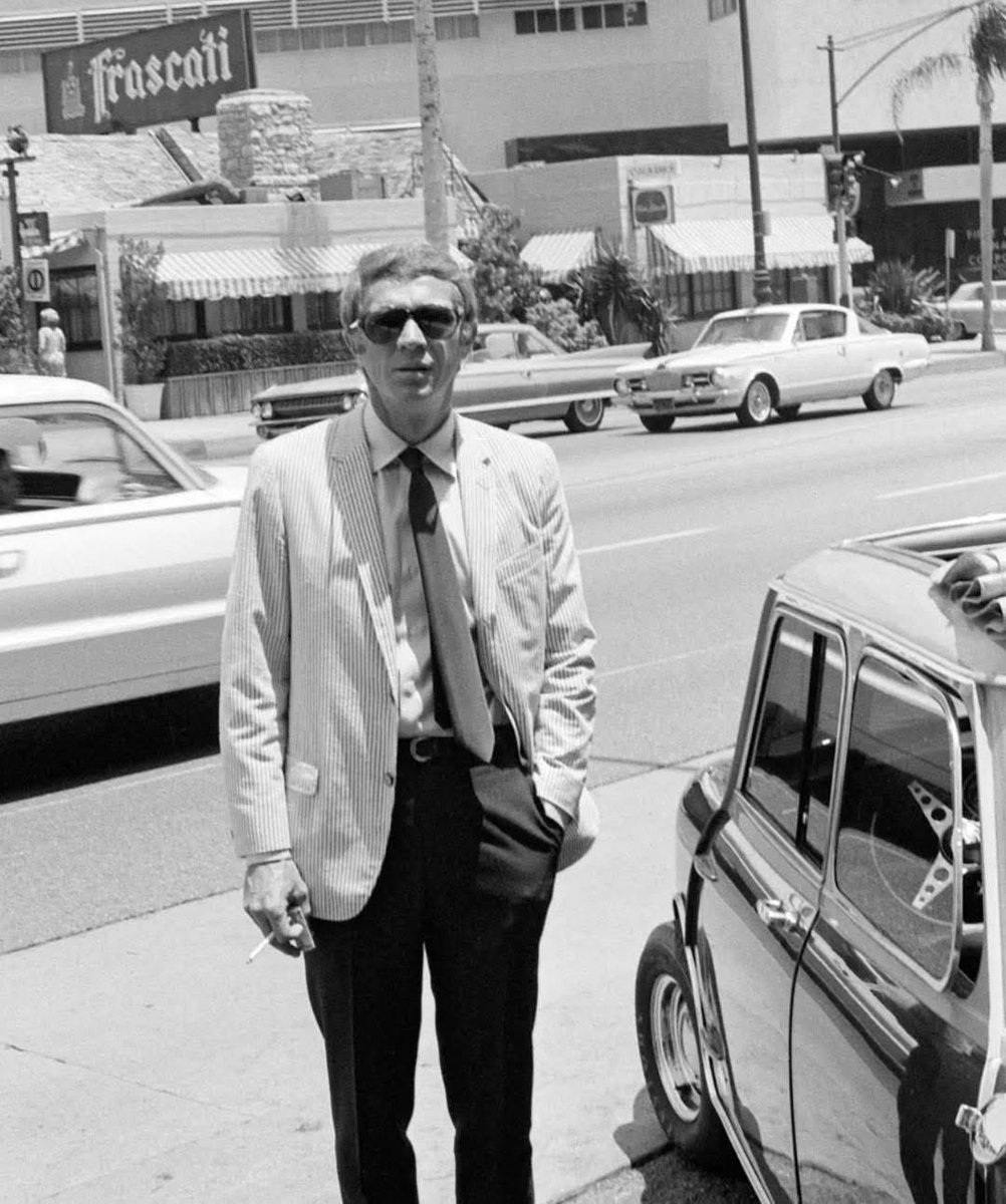 DiecastAddicts's tweet photo. #MiniMonday Steve McQueen on Sunset Boulevard next to his Mini Cooper @AustinCarsLtd @minisportltd @Clark77Lee @andyps1275  @miniphernalia @WeLoveDiecast @addict_car @LeahRebeccaUK @LittleJohn_RC @PaulzSmith1 @thespafixer @Cooldudehicks https://t.co/SDLM8TWdcU