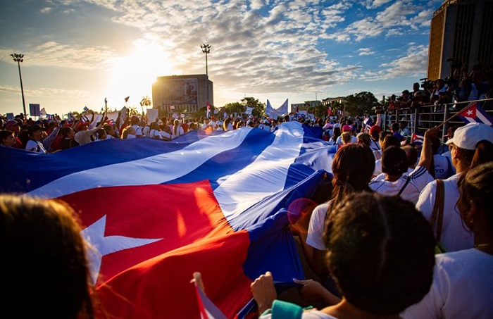 mtzcimex1's tweet photo. ✊Tenemos el soberano derecho de defender la Patria 🇨🇺y nada nos detendrá en nombre de la libertad y la dignidad de un pueblo, que no acepta presiones ni amenazas. 
.
Nadie debería de tener dudas sobre la determinación del pueblo cubano de defender su soberanía. #CubaVencerá https://t.co/reb2hNxgLZ