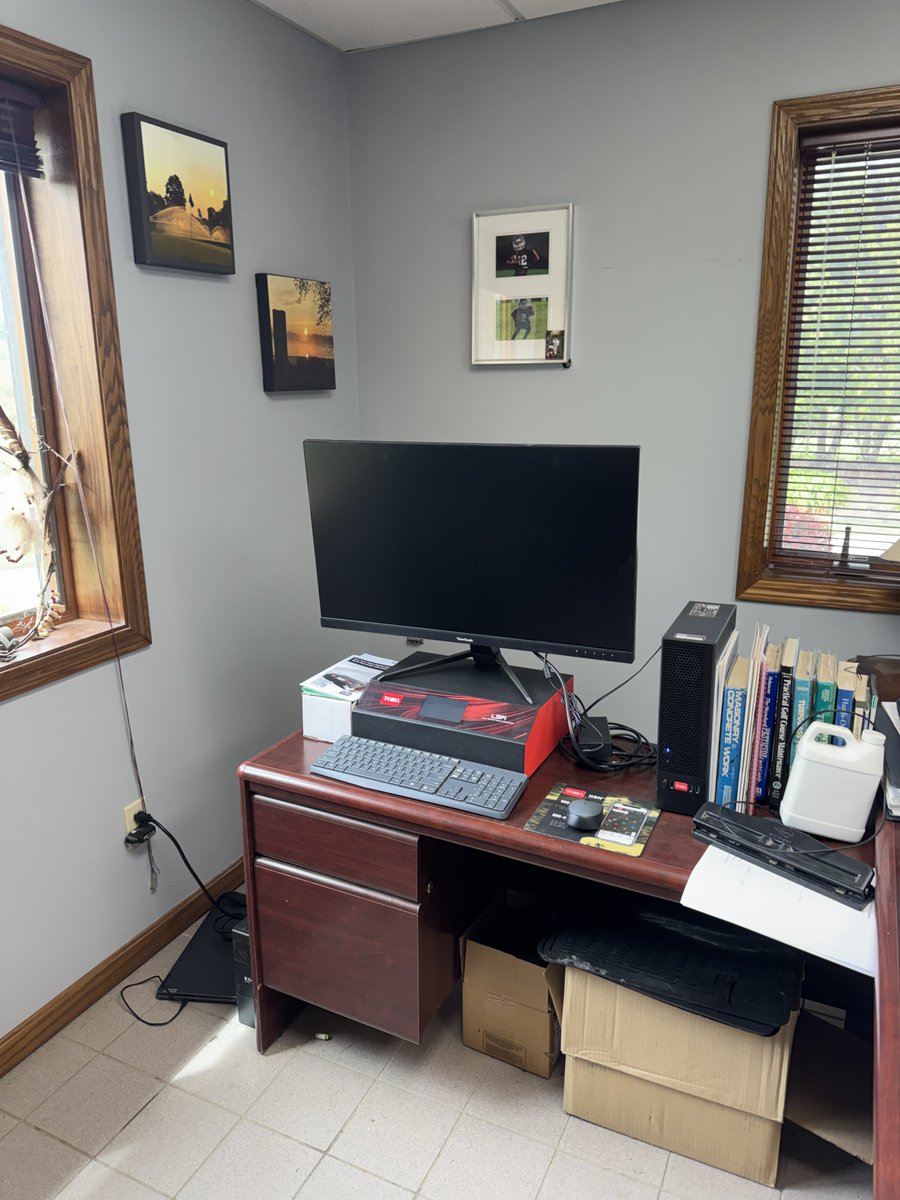LeyCompany's tweet photo. Had a good couple of days at Bunker Hill Golf Course unloading trucks, setting up the computer, and mounting the watchdog radio. Ready to get this irrigation install rolling!
@ToroGolf @JerryPateCo @technicalchoice @GCBAA https://t.co/f58w1aI8er