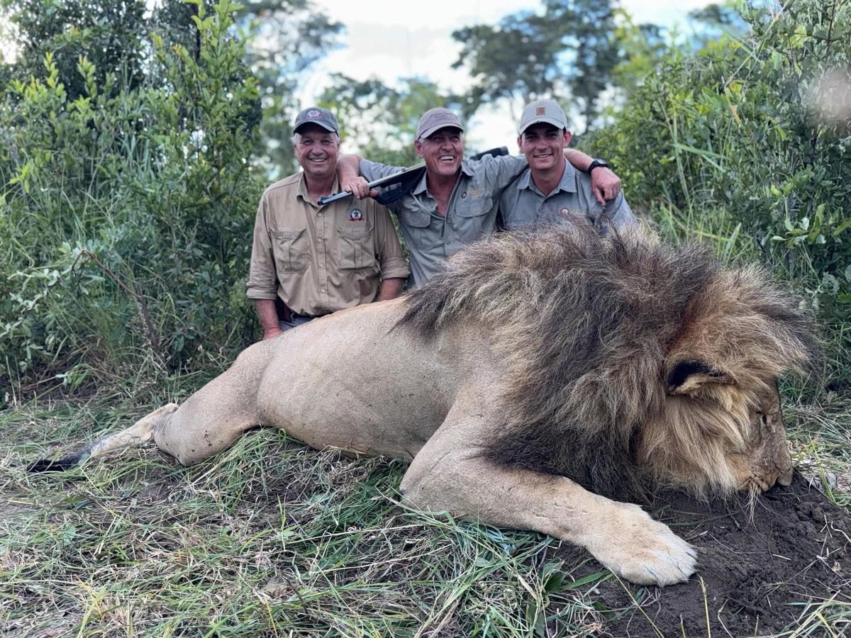 Xpose Trophy Hunting tweet media