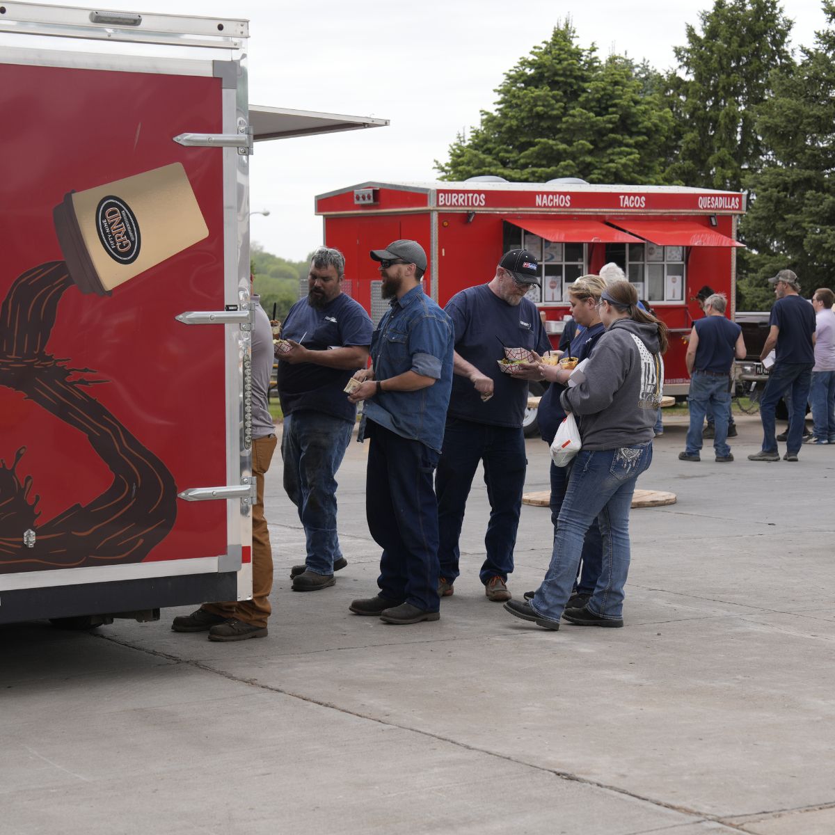 GOMACO's tweet photo. Last week GOMACO had our annual Employee Appreciation Food Truck Luncheon! This lunch is a great opportunity to thank our incredible employees for all they do, we are so grateful to have such an outstanding team to celebrate!💛
#GOMACO #PaveWithPride https://t.co/KGFiv0yvK0
