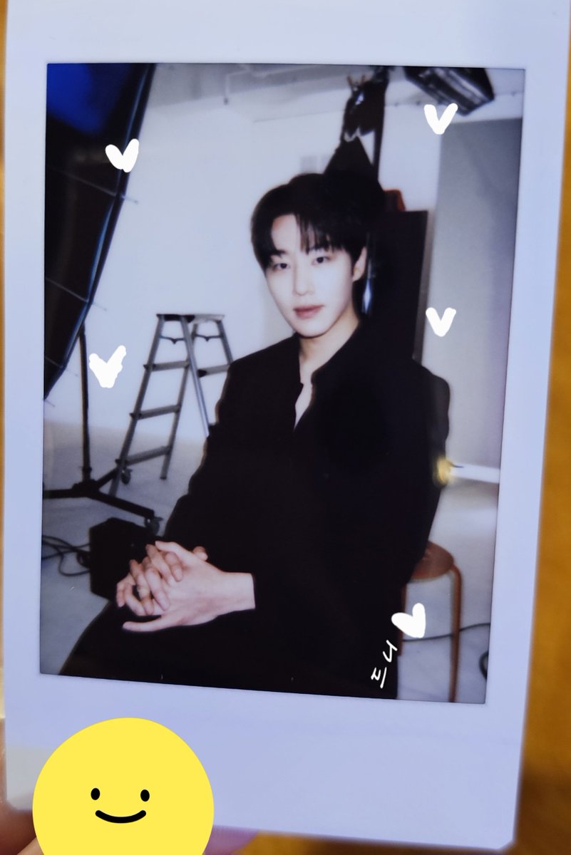 드니 tweet media