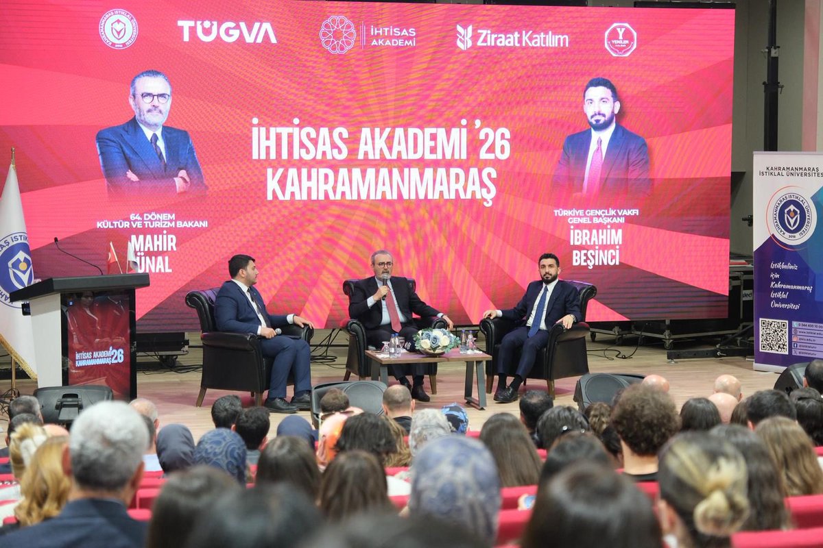 ibrahim_besinci's tweet photo. 📍Kahramanmaraş | İstiklal Üniversitesi

64.Dönem Kültür ve Turizm Bakanımız Sn. @mahirunal ’ın katılımlarıyla gerçekleştirdiğimiz İhtisas Akademi programında; eğitimi merkeze alan güçlü bir gelecek vizyonunu konuştuk. 🙌🏻

Şehirlerine, medeniyetine ve değerlerine sahip çıkan gençliğimiz; yarının en büyük umudu olmaya devam ediyor. 💯