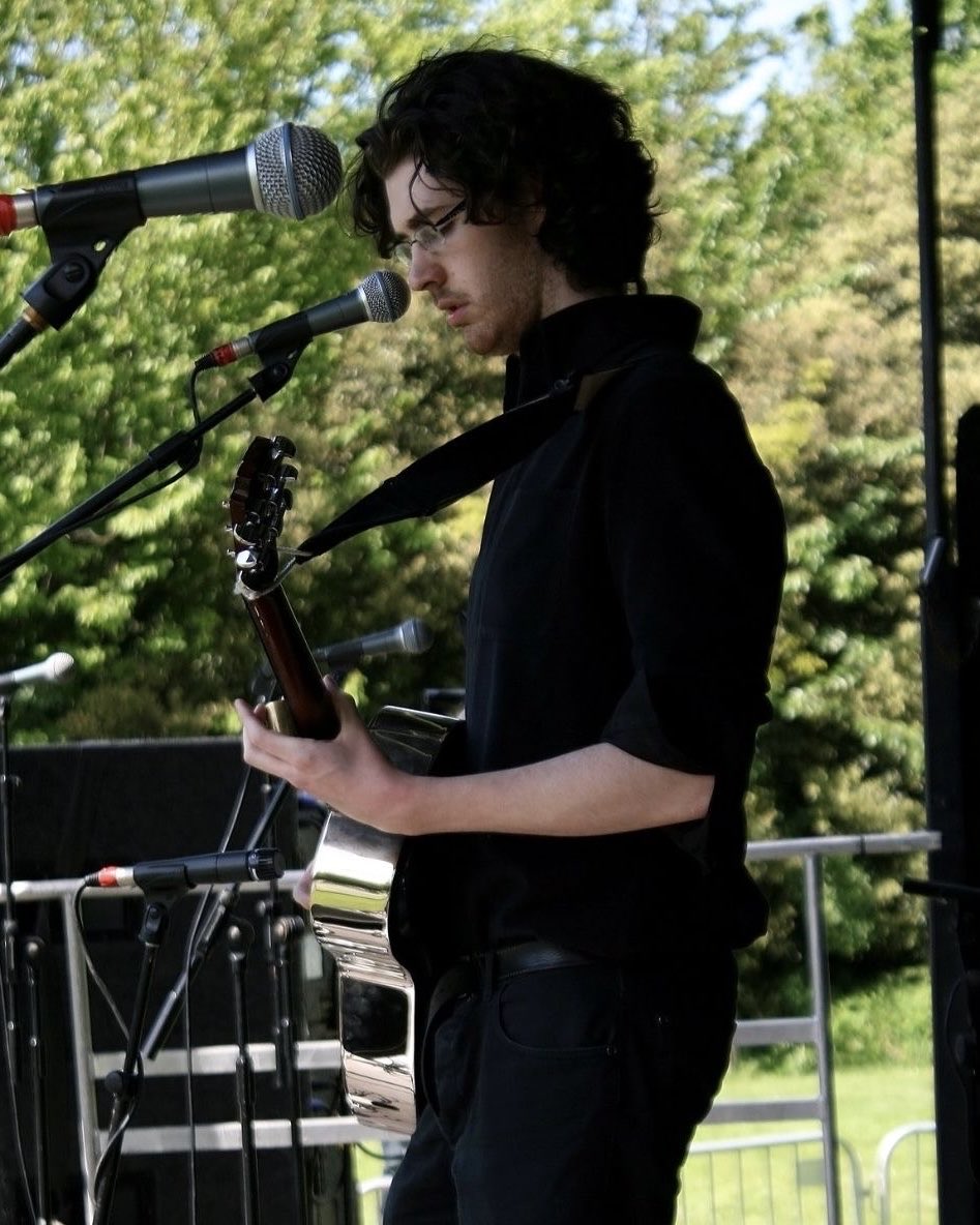 idblockthesun's tweet photo. he grew his hair out and became everyone’s problem https://t.co/TpG5IchO1n