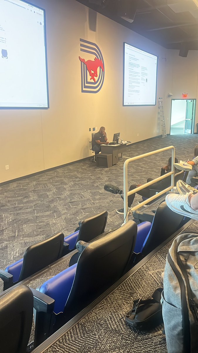 skywomack27's tweet photo. Region 3 POI meeting. Thank you @THSCAcoaches for giving us a voice! https://t.co/x4wNwb0ZUK