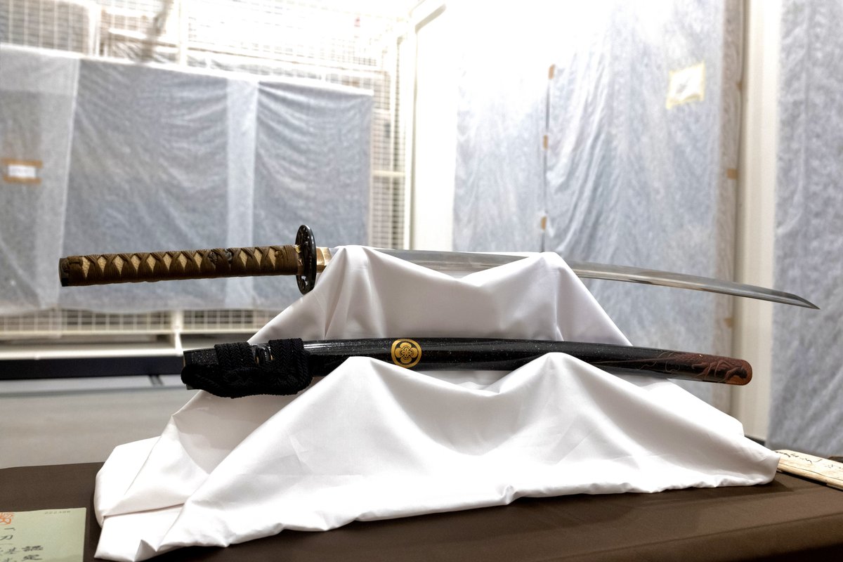 GobAragon's tweet photo. 🗡️🇯🇵 El Gobierno de Aragón adquiere para el Museo de Zaragoza un sable japonés del siglo XIV.

🎎 El Museo de Zaragoza es, con la katana y la armadura samurái adquiridas, una de las instituciones públicas españolas con mejores piezas del universo samurái.

🔗 https://t.co/GuKzhHGw0I