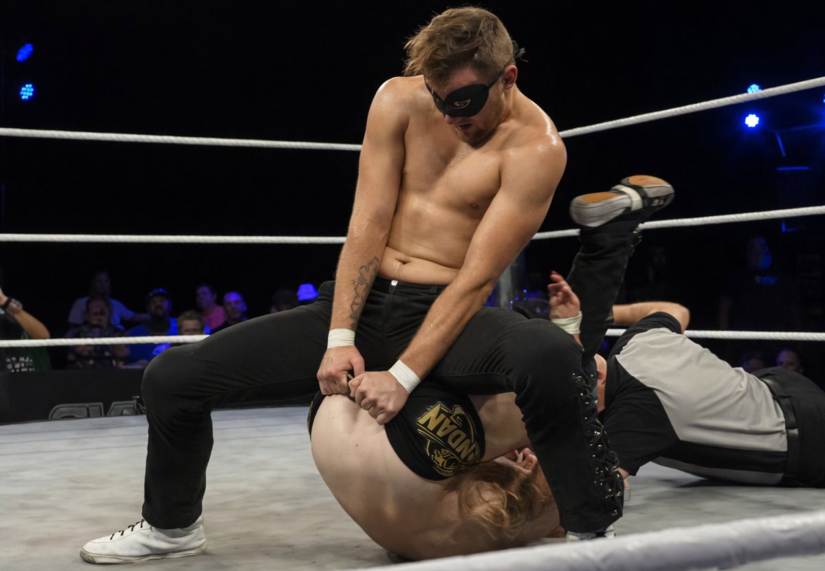 _ICONLEE's tweet photo. 👁️🗨️🍑 JJ Lawson D͎i͎g͎s͎ f͎o͎r͎ G͎o͎l͎d͎ & f͎i͎n͎d͎s͎ t͎h͎e͎ O͎V͎W͎ R̶u̶s̶h̶ C͎h͎a͎m͎p͎i͎o͎n͎s͎h͎i͎p͎! T͎h͎e͎ t͎i͎t͎l͎e͎ b͎e͎l͎o͎n͎g͎s͎ t͎o͎ I͎C͎O͎N͎ L̶e̶e̶ (& N͎e͎w͎ #1Contender) @ovwrestling https://t.co/rrwdhjCvuV