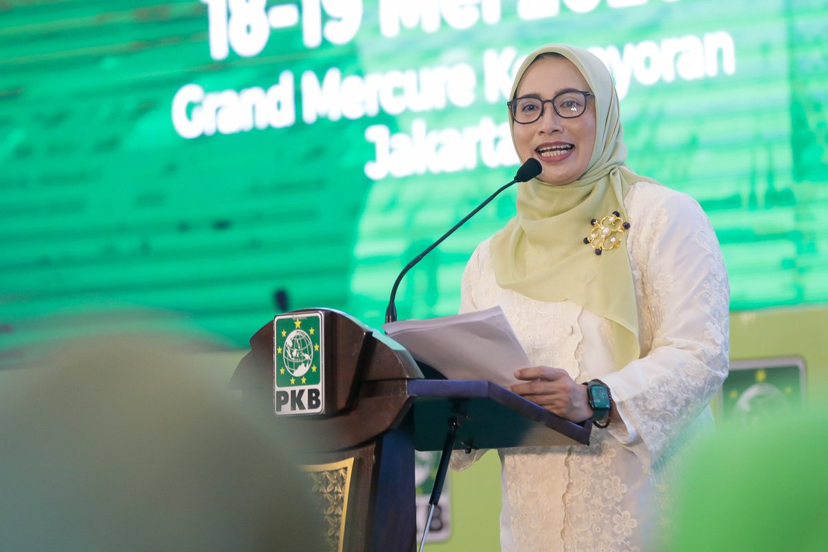 DPP_PKB's tweet photo. Temu Nasional Pondok Pesantren resmi dibuka oleh Ketua Umum DPP PKB, Gus Muhaimin, bersama lebih dari 250 pengasuh pesantren dari seluruh Indonesia. Dalam forum ini, ia menegaskan bahwa kekerasan seksual di lingkungan pesantren adalah kondisi darurat harus dilawan bersama.

#PKB https://t.co/RjxgI3vaYU