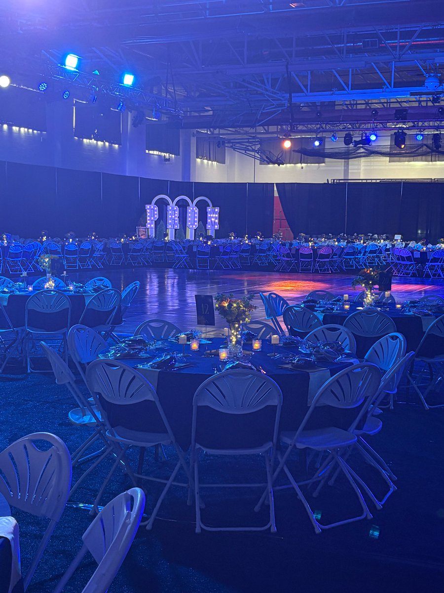 PinkertonAlumni's tweet photo. The Class of 2027 held their Junior Prom, A Starry Night (Van Gogh style) on Saturday, May 16! #TogetherWeArePinkerton https://t.co/Ko3KOxbzZb