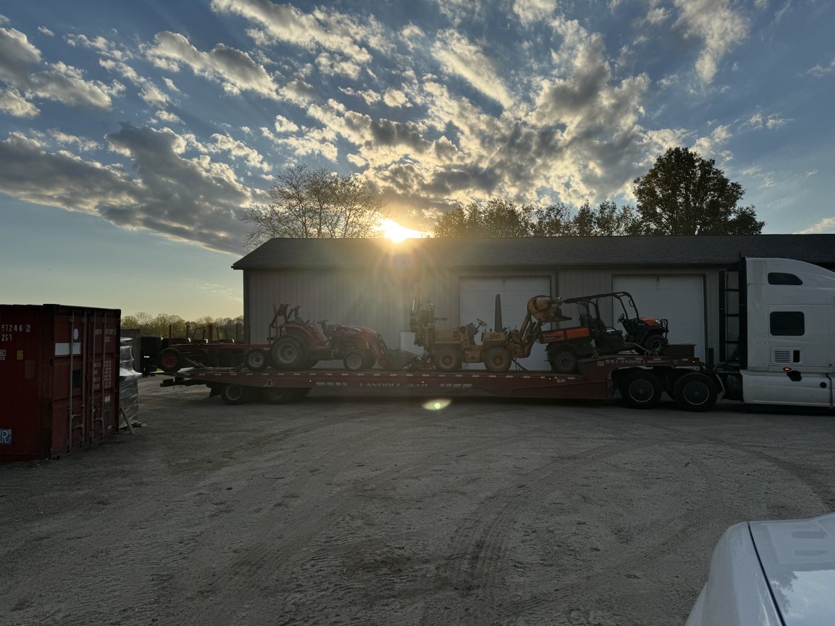 LeyCompany's tweet photo. Had a good couple of days at Bunker Hill Golf Course unloading trucks, setting up the computer, and mounting the watchdog radio. Ready to get this irrigation install rolling!
@ToroGolf @JerryPateCo @technicalchoice @GCBAA https://t.co/f58w1aI8er