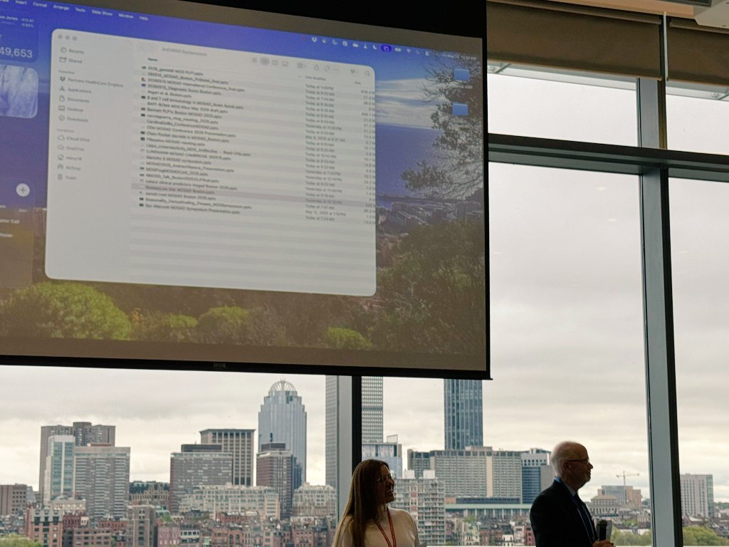 EthelScl's tweet photo. Honored to be with the leaders who recognized #MOGAD as a distinct entity, young investigators paving the future, and patient advocacy groups making a difference! My 🩷🙌 Gabriela Romanow @mlevy18 @TheMOGProject for a conference as bright as the gorgeous day we shared in Boston! https://t.co/Xgdvx9aaeC
