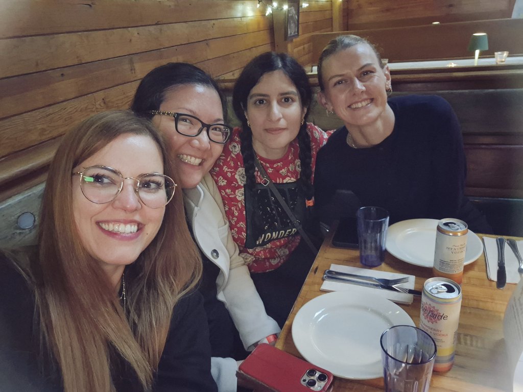 EthelScl's tweet photo. Honored to be with the leaders who recognized #MOGAD as a distinct entity, young investigators paving the future, and patient advocacy groups making a difference! My 🩷🙌 Gabriela Romanow @mlevy18 @TheMOGProject for a conference as bright as the gorgeous day we shared in Boston! https://t.co/Xgdvx9aaeC