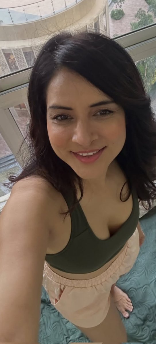 Lovely_Queens1's tweet photo. #SimpleKaul https://t.co/3FpiE7Xgav