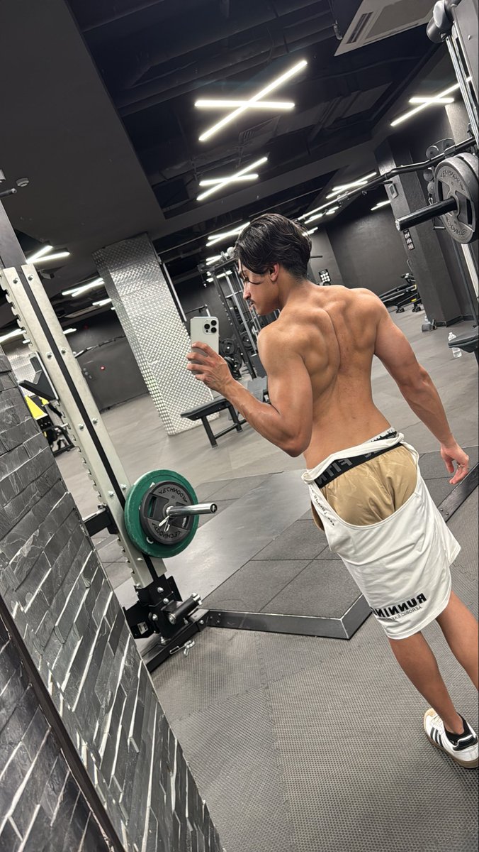 Moh8798's tweet photo. Start with a gym 💪🏻. https://t.co/LmDyIC38cR