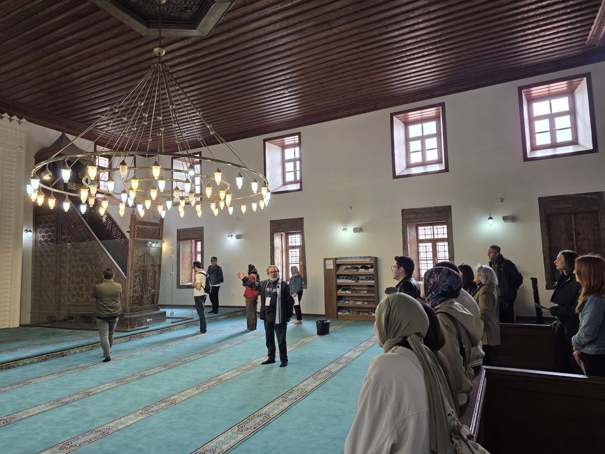 AKMB_govtr's tweet photo. Atatürk Kültür Merkezi Başkanlığınca 18 Mayıs 2026 tarihinde gerçekleştirilen “Anlatı Haritalama: Beş Şehir Metninde Ankara Örneği” eğitim gezisi başarıyla tamamlandı.

#beşşehir #ahmethamditanpınar #ankara #akmb #gezi https://t.co/aH0jDQNl6X