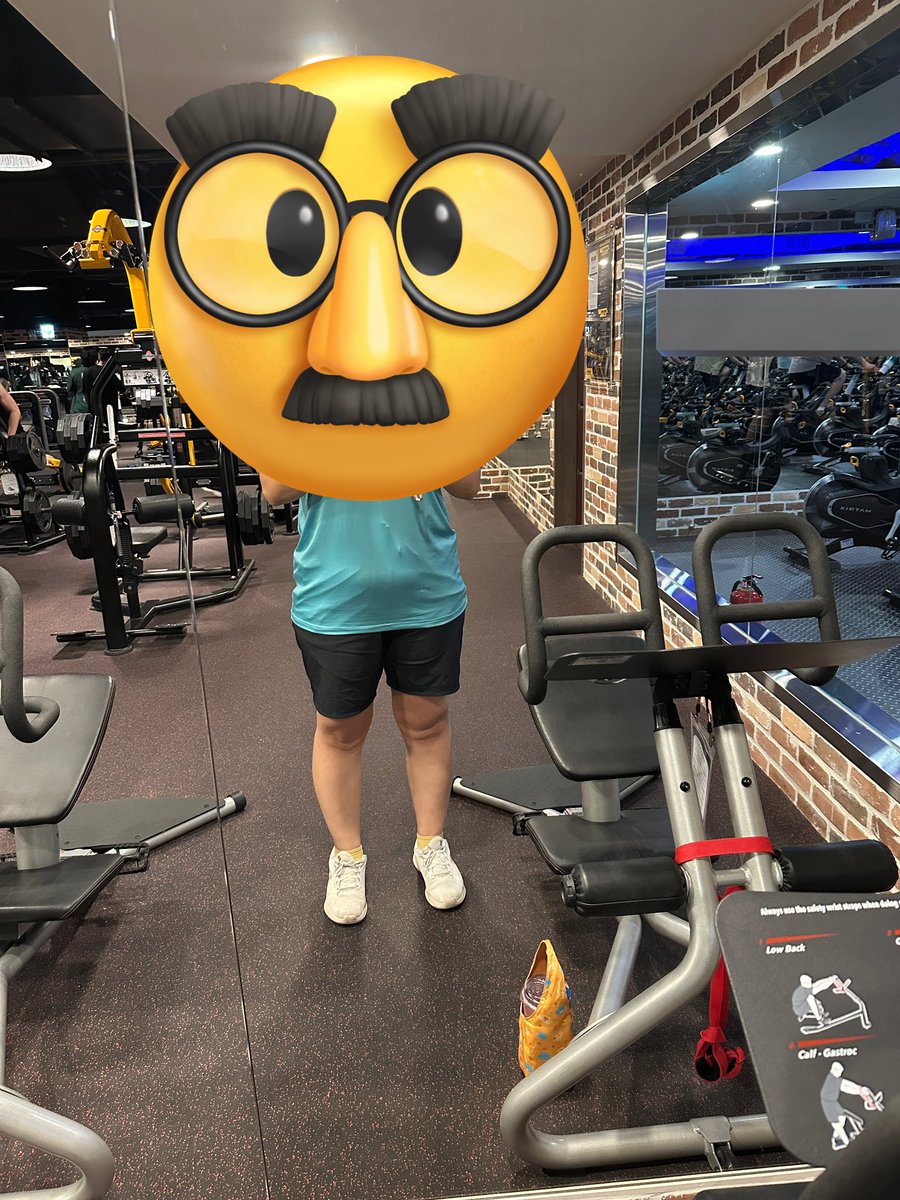 IMshowlee's tweet photo. #運動日記 
上班時間到處跑
下班時間不想動

好啦我還是會記得要運動... https://t.co/yOCK6XR3hl
