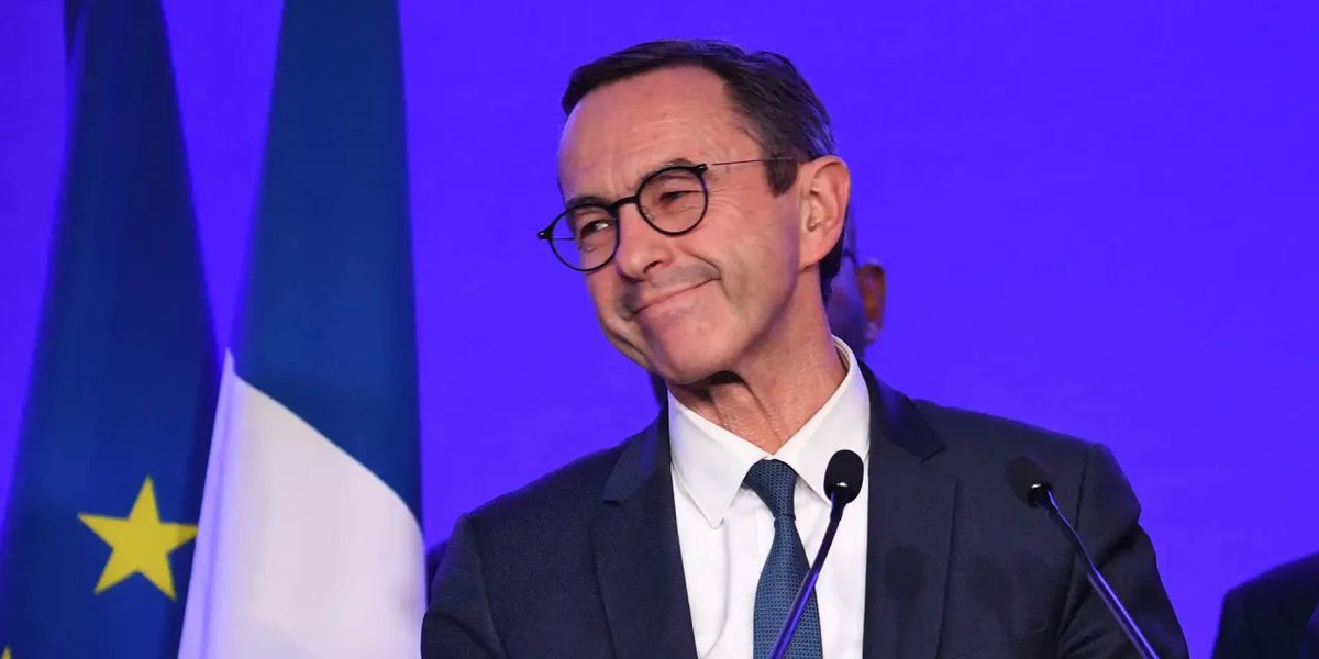 cyprien_ronze's tweet photo. 🇫🇷🇩🇿 Grâce à @BrunoRetailleau et ses coups de menton, toute coopération sécuritaire et judiciaire entre Alger et Paris a été rompue.

Résultat : les dirigeants des groupes criminels organisés DZ Mafia et Yoda ont pu se réfugier en Algérie sans risquer l'extradition en France.

Bien joué Bruno.

Bruno Retailleau doit comprendre qu'on ne lutte pas contre la criminalité avec des déclarations chocs du type : 
"Avec le régime d’Alger, la politique des bons sentiments est condamnée à l’échec".

N'en déplaise aux faucons de la "fermeté", la reprise des relations diplomatiques avec Alger est INDISPENSABLE pour :
⚖️ obtenir l'extradition des trafiquants de drogue réfugiés en Algérie
👮‍♂️ obtenir du renseignement sur le terrorisme au Sahara
🛂 bénéficier de laissez-passer consulaires pour expulser des individus dangereux vers l’Algérie.

Bruno Retailleau, c'est comme "le karcher dans les banlieues",
C'est de l'autoritarisme en trompe-l'oeil, car derrière, c'est la Bérézina.

Je publie des analyses sur la géopolitique 🌍, la défense  🪖et les questions européennes 🇪🇺.
SI ça vous intéresse, abonnez-vous !
https://t.co/Pq1aQ6RYn5