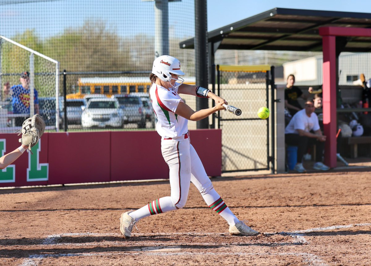 LPSoftball17's tweet photo. LadyCavs defeat Sterling 3-1 on Saturday. Brie Ruppert the win pitching 8 innings striking out 16. Karmen Piano(1B,1B,1B,2SB),AnnaRiva(1B,2B,SB),DagnyGreer(1B,1B,RBI),AddiePiecha(1B,2B,RBI),ShaylaTurczyn(2B),Maggie Boudreau(1B), &amp; Lydia Steinbach(1B) https://t.co/TVJkdL9zvV