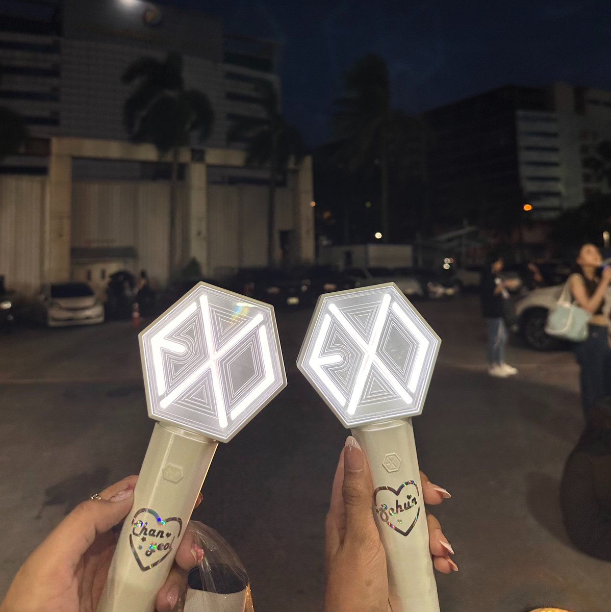 nnpcy__'s tweet photo. รักEXOไม่เคยเสียใจเลยสักวัน 🩵🥹
#EXhOrizoninBKK_D2
#EXhOrizon_in_BANGKOK #EXO https://t.co/SiQRCyJemN