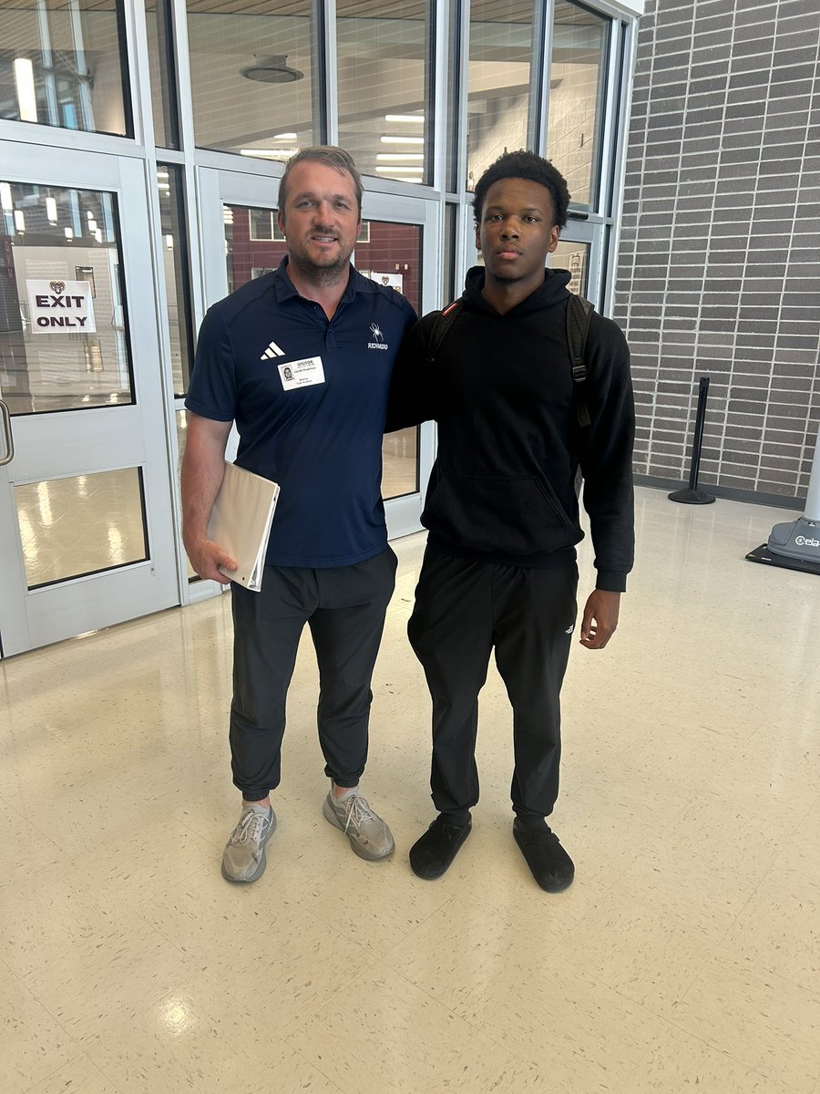 tyner_football's tweet photo. Thanks @thejhuesman14 and @URSpidersFB for stopping by campus to talk to @cmainor15 about some of our student-athletes!! 🐏🚂💨💨💨 #RAMILY #TynerROAD #RECRUITtheRAMS
@CoachDame_Sutt @Coach_Bohannon_ @CoachStallcup @Coach_mcnealy35 @CoachAbe__ @brysonq_ https://t.co/jUjxZmkyWM