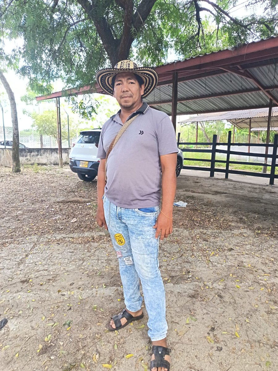 JoseMar72645899's tweet photo. RT RT RT 
Este señor fue denunciado hace más de un año en @FiscaliaCol  presuntamente abuso sexualmente de dos menores de edad, la investigación no avanza, se burla y amenaza a familiares de las víctimas, una de las víctimas salió de San Marcos por temor y la otra está en peligro https://t.co/hiElR0l3IE