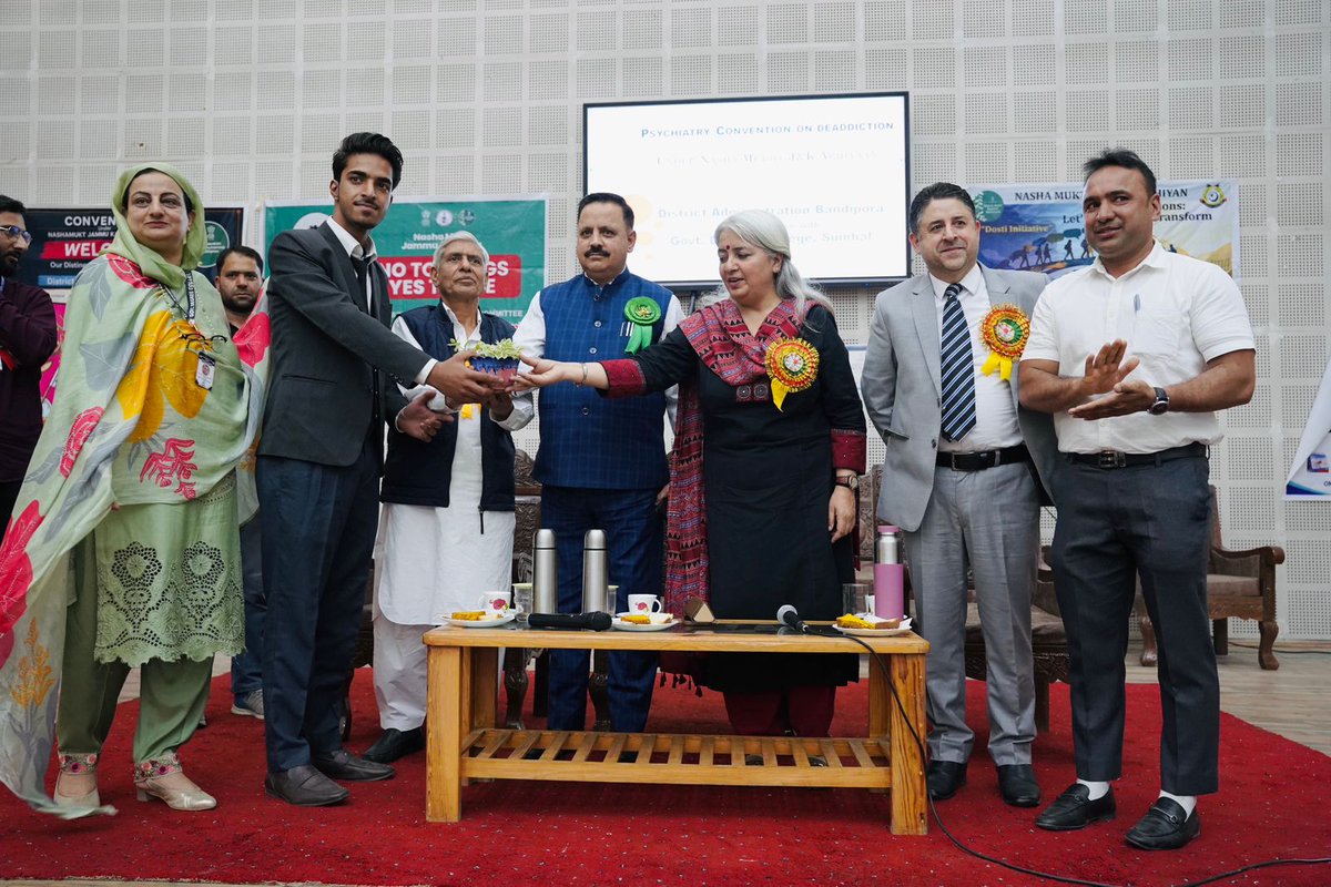 dicbandipora's tweet photo. A teacher who stood by his student through the long road of recovery — and a student courageous enough to share his story — were felicitated at the NMBA Convention.
This is what the fight against addiction actually looks like. Not slogans. People showing up for people
@diprjk https://t.co/mnNB6Adxz9