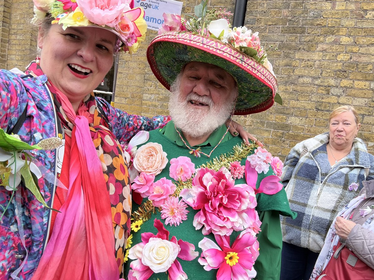 feelgoodpainted's tweet photo. @chelseainbloom #chelseainbloom #kingsroad #chelsea #flowers ￼🌹💐🌺🌷🥀🌼🪻🪷 #metmymatch https://t.co/lWGE6yaRrv