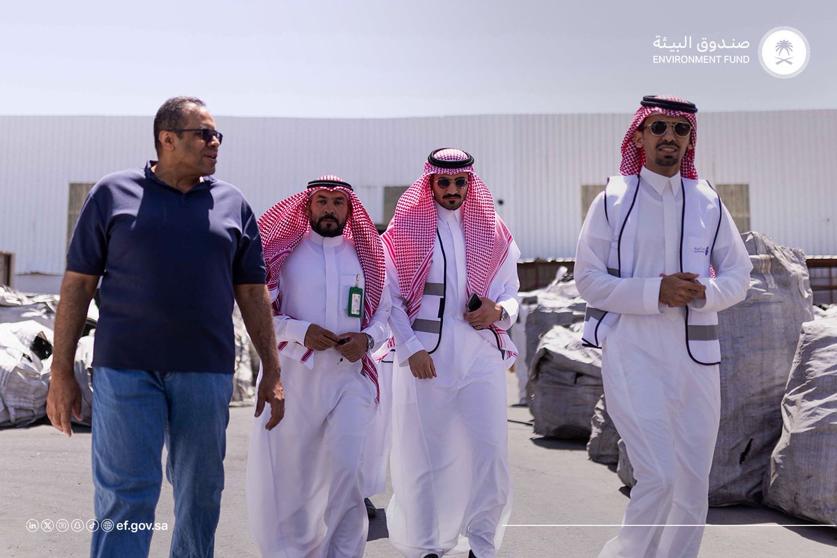 EFGOVSA's tweet photo. امتدادًا لجهود تعزيز الاستدامة البيئية🌱
واصل #صندوق_البيئة زياراته الميدانية في منطقة حائل ضمن مبادرة المصنع الأخضر، بحضور مدير إدارة البيئة بفرع الوزارة بحائل الأستاذ حمود بن عيسى التميمي، ومشاركة الجهات ذات العلاقة، بهدف متابعة الممارسات البيئية في عدد من المنشآت الصناعية وتحفيز رفع كفاءتها البيئية.
