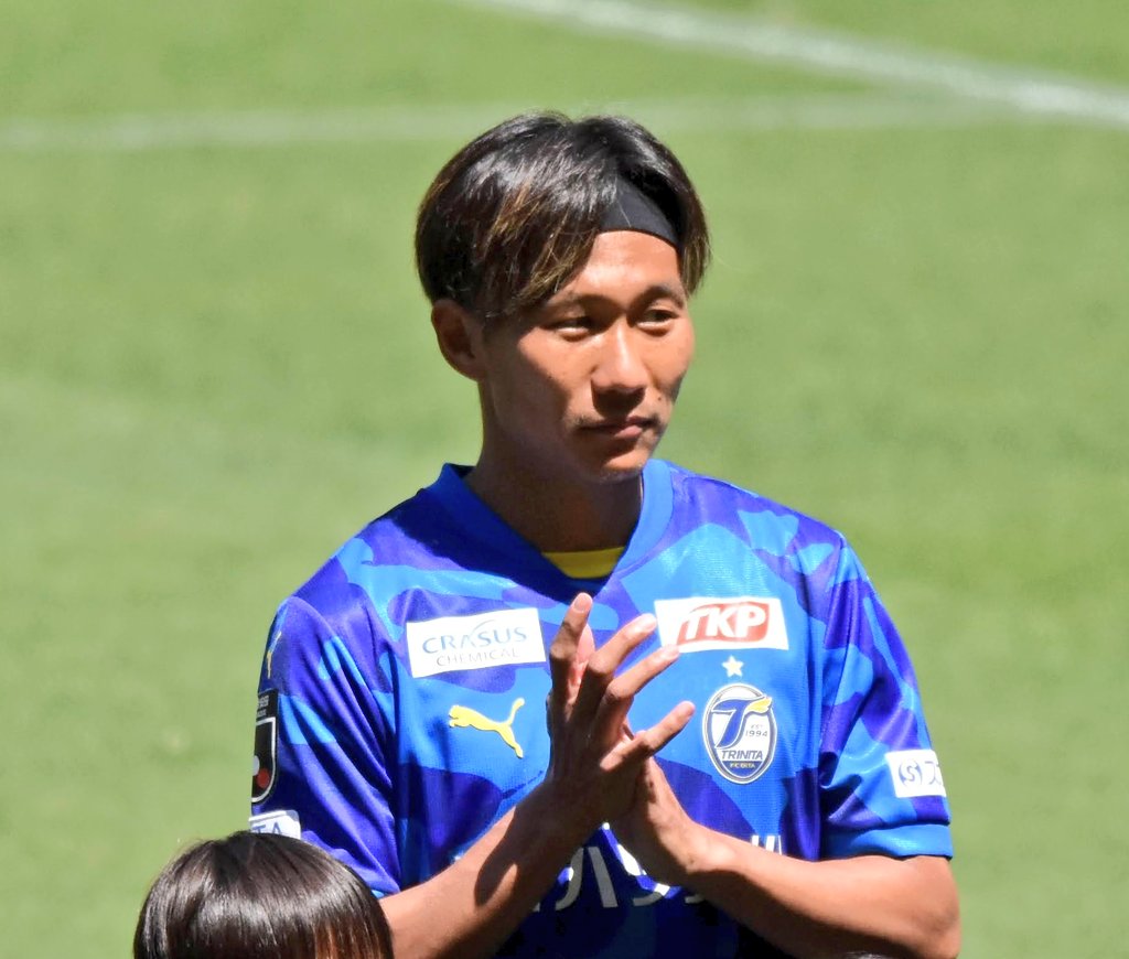 mosozo's tweet photo. お子さんたち連れての入場は、2019年以来？あの時は長男くんを抱っこしての入場だったよなぁ。今回は三兄弟揃い踏み。ホントに感慨深い（親戚とか近所のおばちゃん目線😂） https://t.co/QRT3g5tJzg