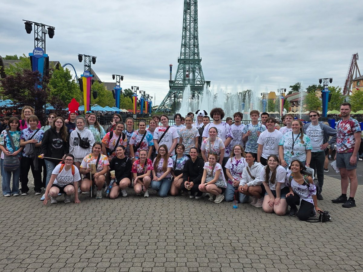 SMontgomeryCSC's tweet photo. One last ride before graduation. 🎢

The Southmont Sr. High School Class of 2026 spent Friday at Kings Island celebrating the final days of their high school journey - making memories, enjoying time together, and soaking it all in before the big day.

#ProudToBeAMountie https://t.co/FXRAsSvNE9