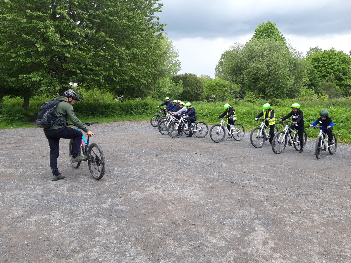 LeedsActiveSchs's tweet photo. What a fantastic day at Leeds Urban Bike Park! 🚴‍♂️
The children were brave, determined and did amazingly well trying BMX skills. Huge thanks to the staff who brought them &amp; to Jeremy for running such brilliant sessions! #getactive #getoutdoors https://t.co/u9OjhSRDvY