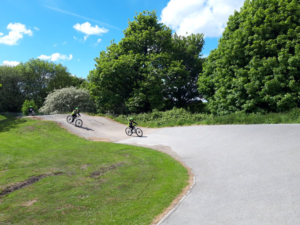 LeedsActiveSchs's tweet photo. What a fantastic day at Leeds Urban Bike Park! 🚴‍♂️
The children were brave, determined and did amazingly well trying BMX skills. Huge thanks to the staff who brought them &amp; to Jeremy for running such brilliant sessions! #getactive #getoutdoors https://t.co/u9OjhSRDvY